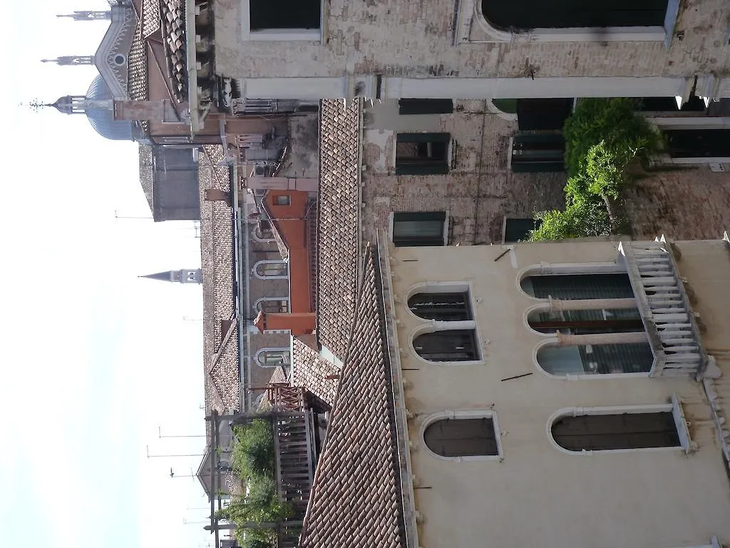 B&B La Terrazza Dei Miracoli Venice 0*,  Italy
